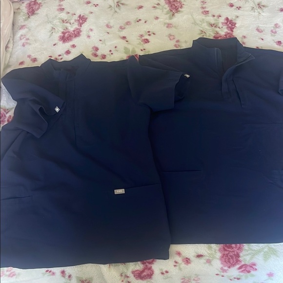 Figs Navy Blue scrub top large x2 - Picture 3 of 3